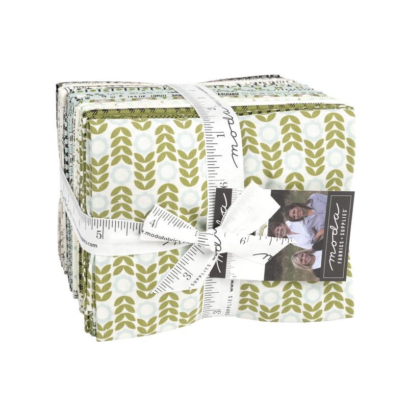 Main Street - Fat Quarter Bundle - 33 pack - F55640